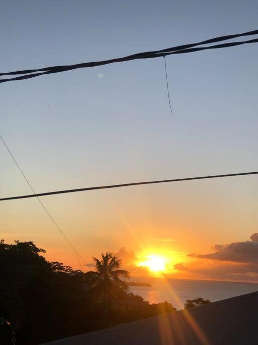 Elegant Rays Apartment- Golf Course , Grenada Grand Anse Bagian luar foto